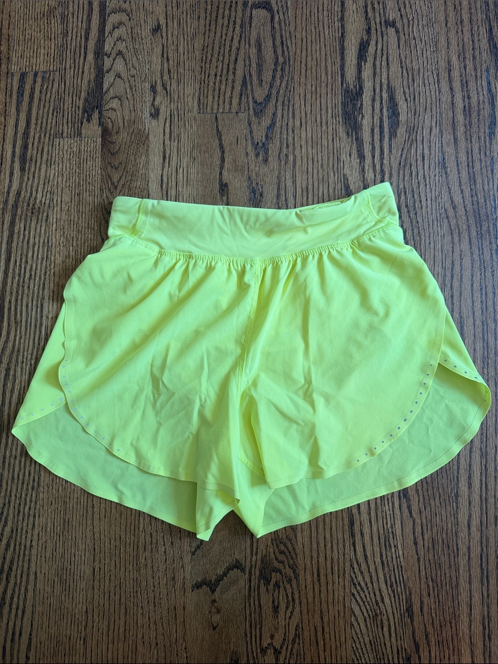 Lululemon Electric Yellow Fast and Free Reflective High-Rise Classic-Fit 3” 4 - Picture 5 of 14